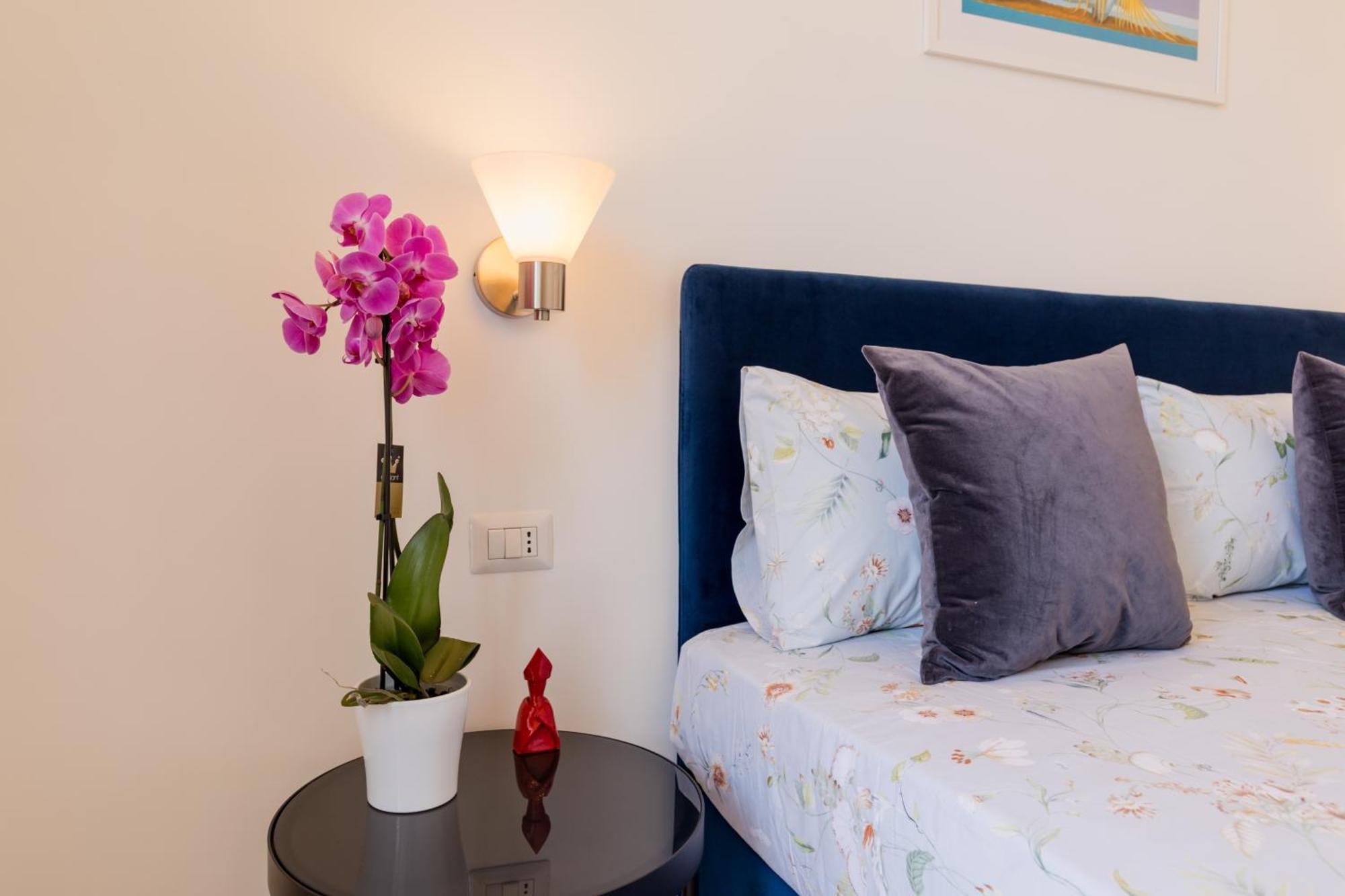 Blu Parthenope Suites Napoli Ngoại thất bức ảnh